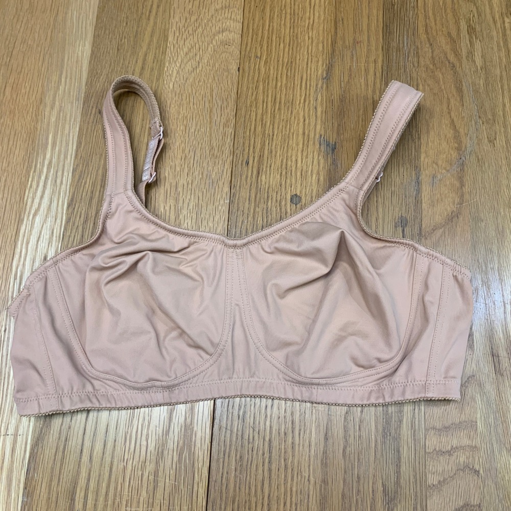 Amoena Katy SB 43988 Mastectomy Bra Wireless Soft Cup Nude Size 44A Womens